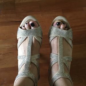 BCBG shoes nude - stud